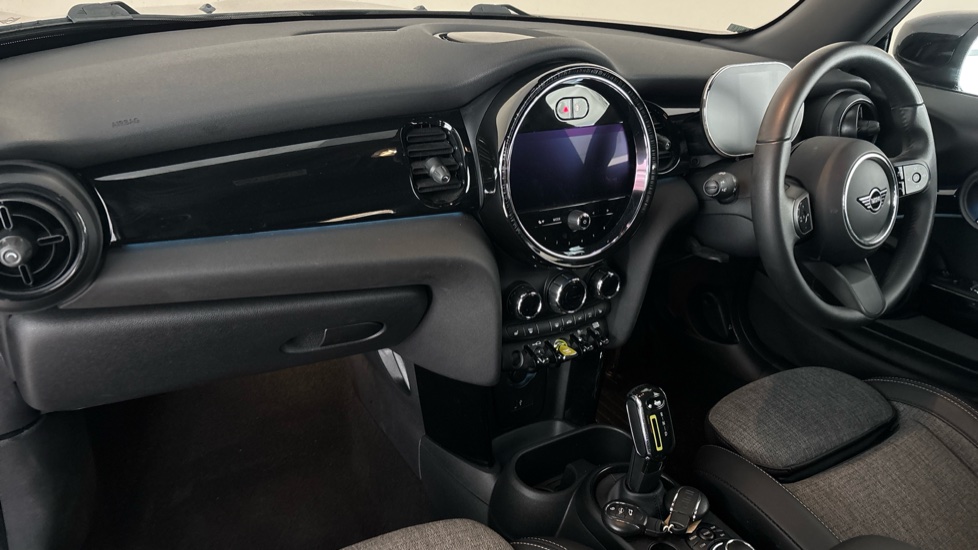 MINI HATCHBACK Image 10