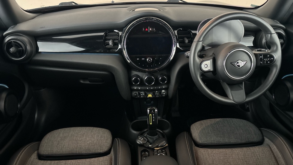 MINI HATCHBACK Image 11