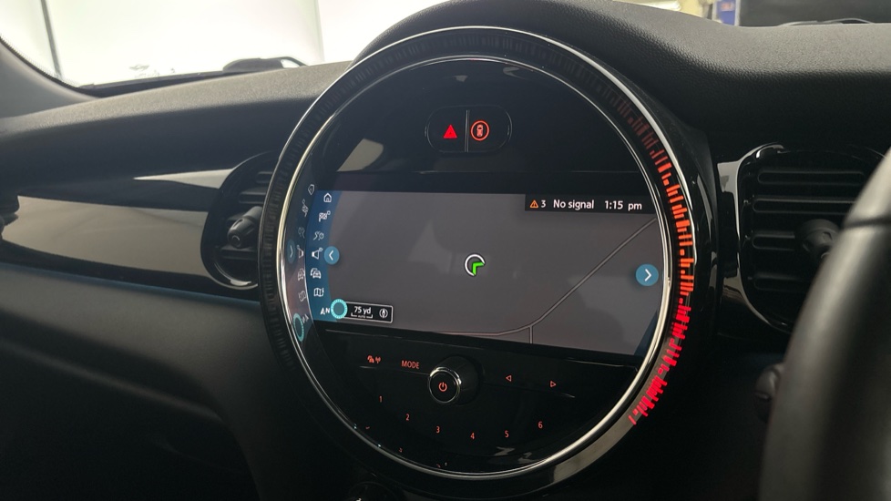 MINI HATCHBACK Image 12
