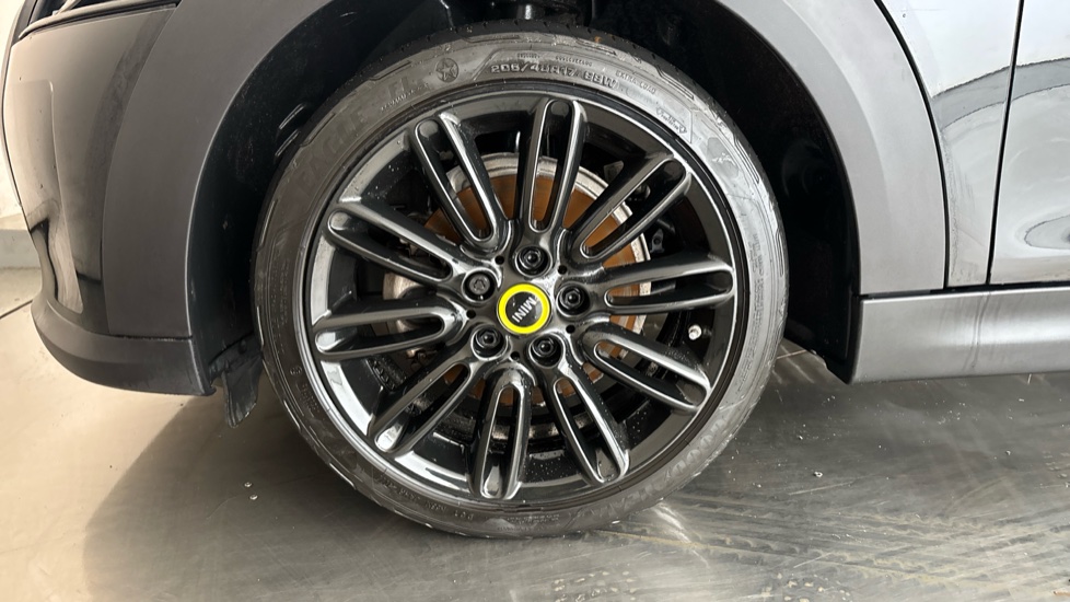 MINI HATCHBACK Image 17
