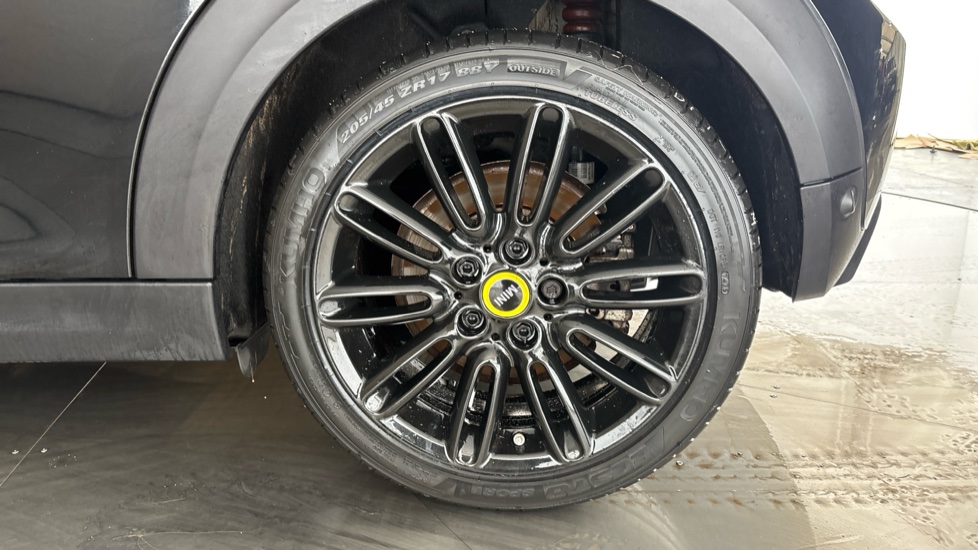 MINI HATCHBACK Image 18