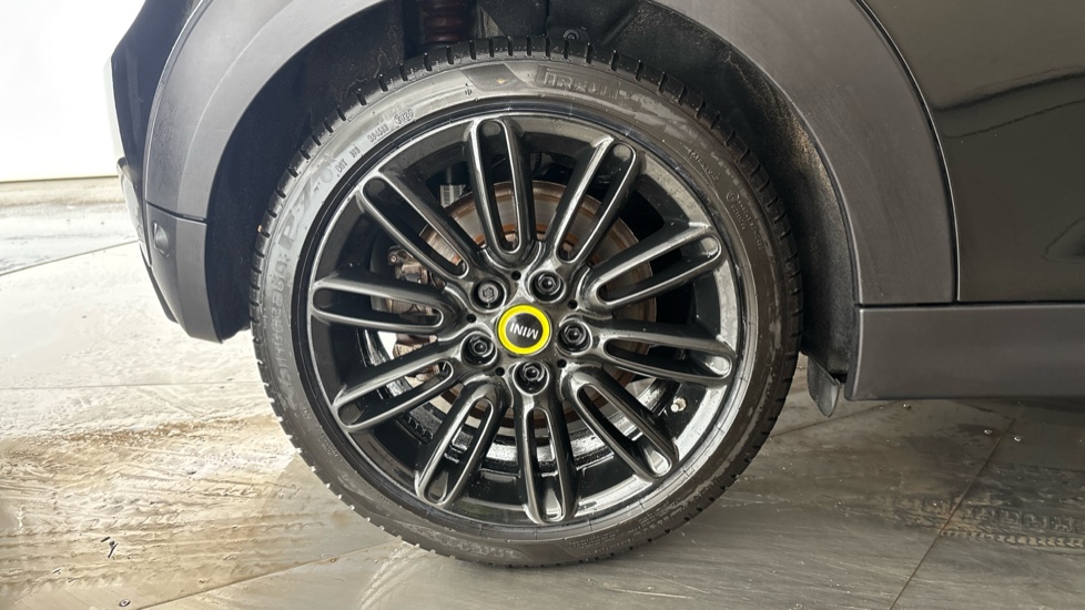 MINI HATCHBACK Image 19