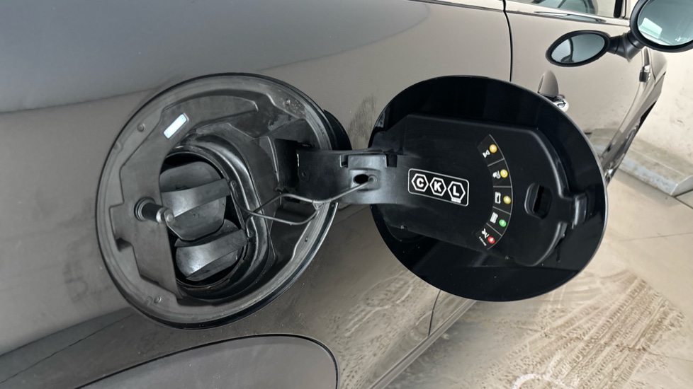 MINI HATCHBACK Image 21