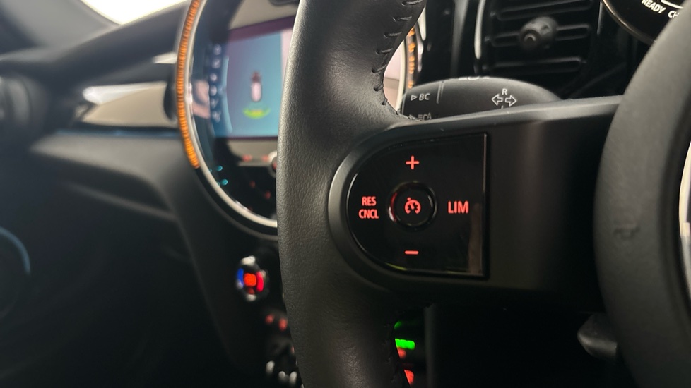 MINI HATCHBACK cruise control