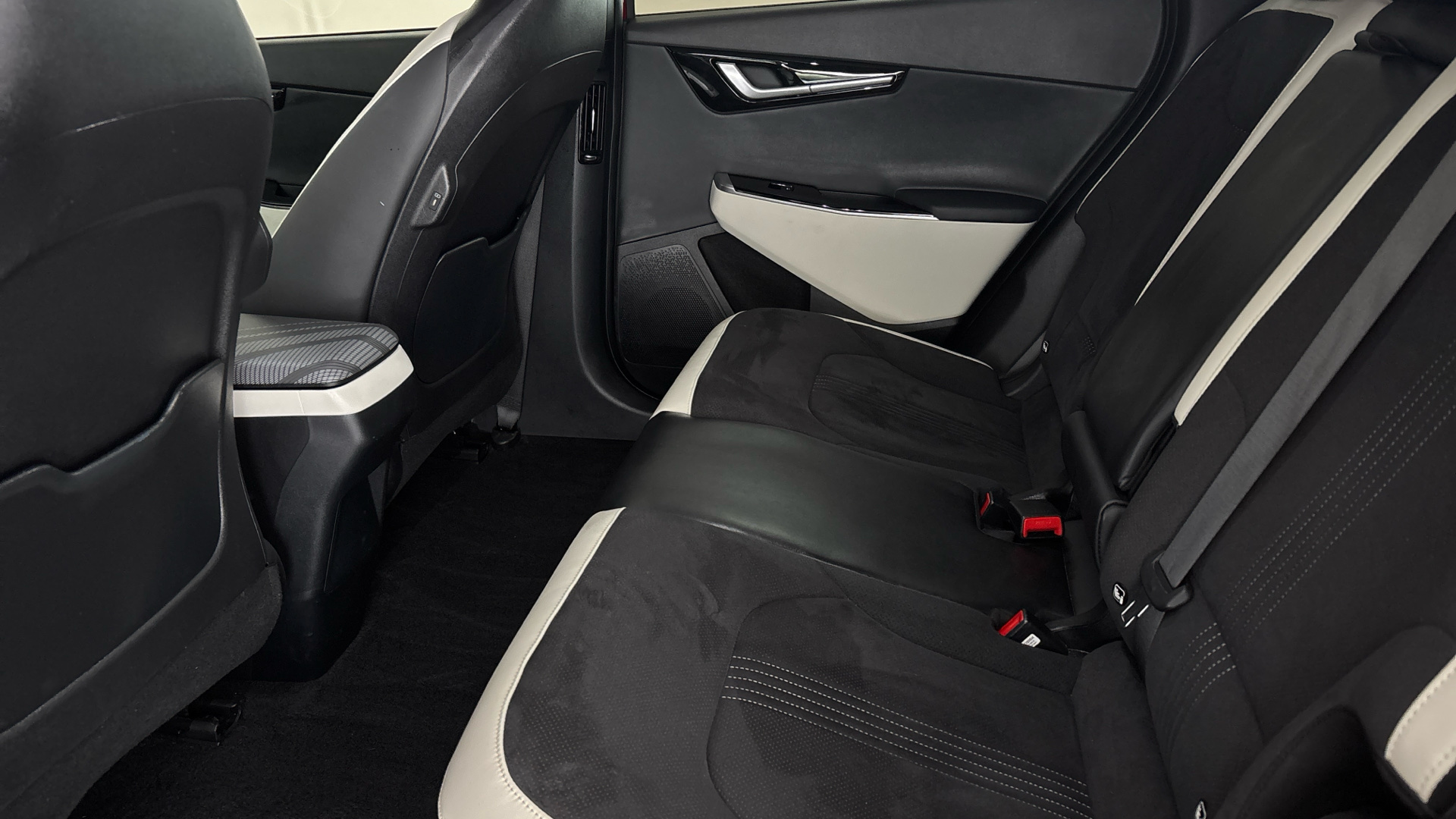 4027743 166kW GT Line 77.4kWh 5dr Auto