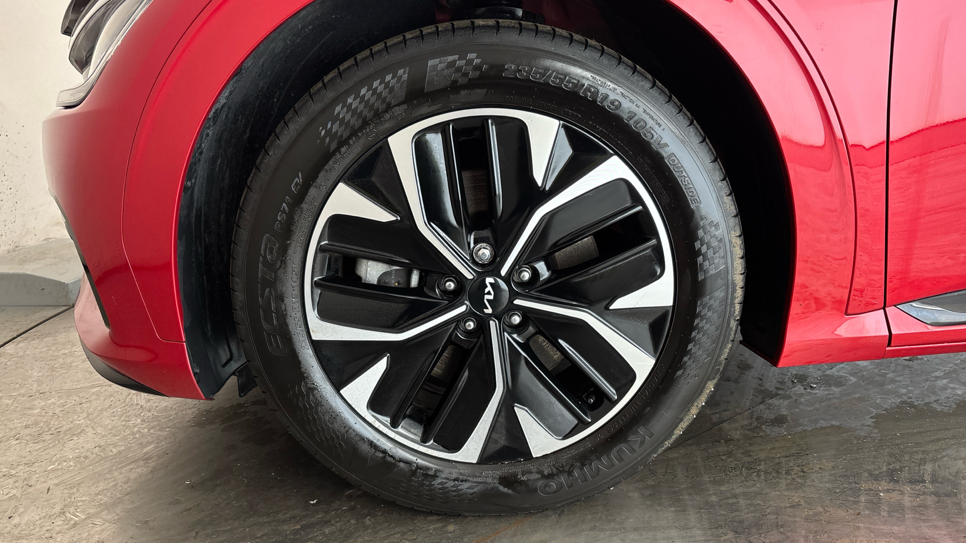 4027743 166kW GT Line 77.4kWh 5dr Auto