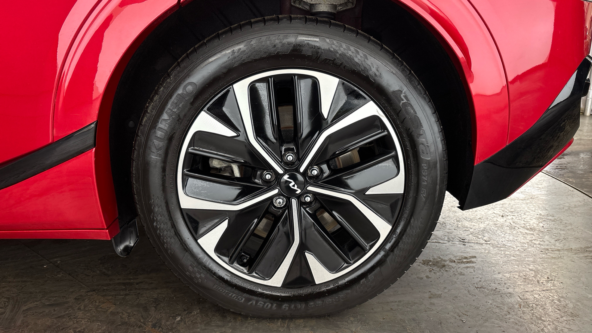 4027743 166kW GT Line 77.4kWh 5dr Auto