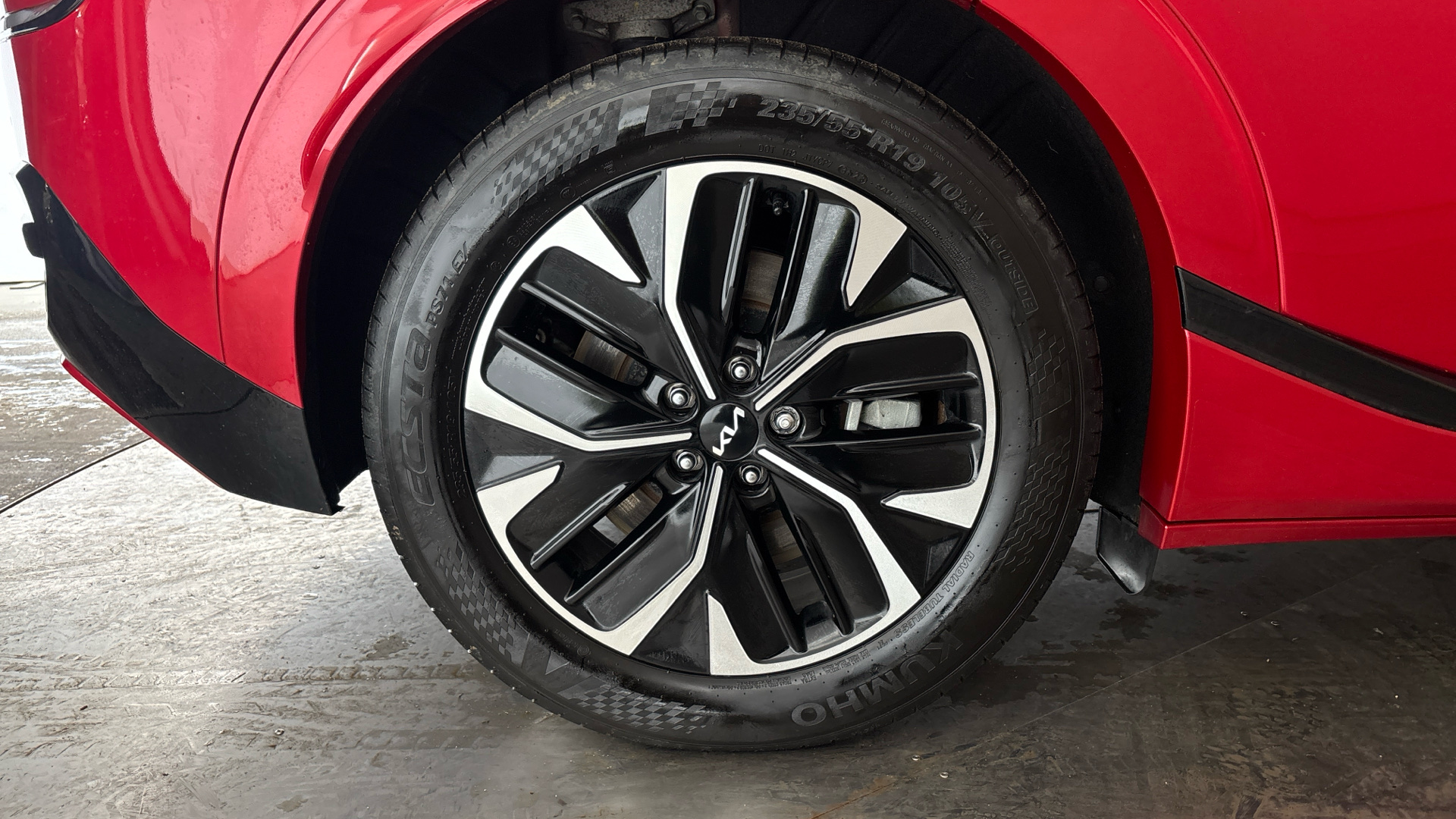 4027743 166kW GT Line 77.4kWh 5dr Auto