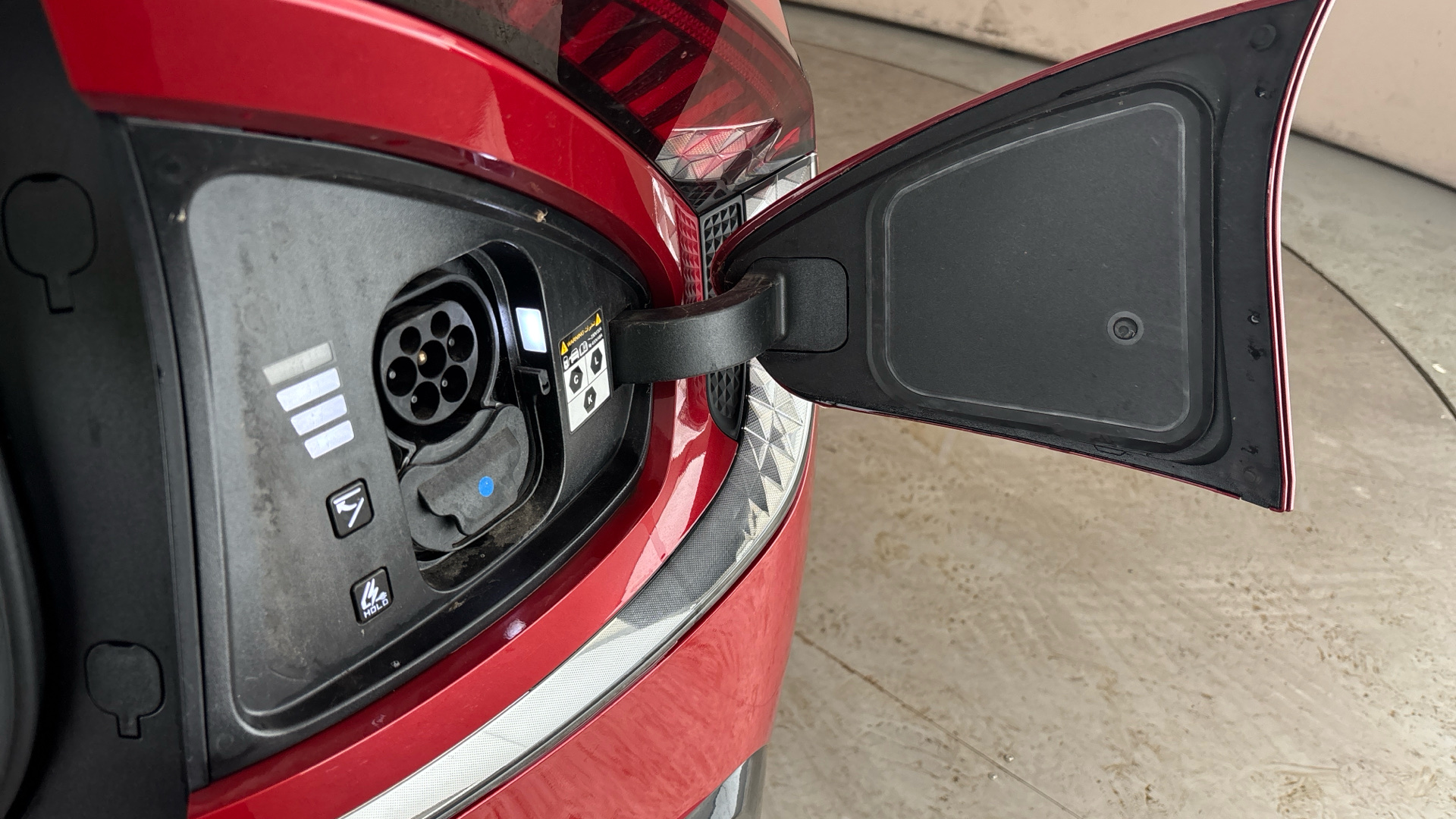 4027743 166kW GT Line 77.4kWh 5dr Auto