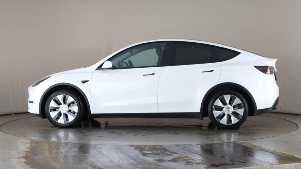 TESLA MODEL Y Image 2