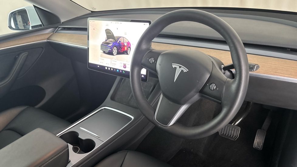 TESLA MODEL Y Image 9