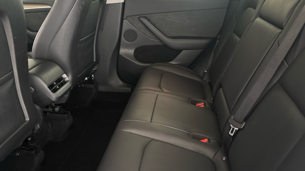 TESLA MODEL Y Image 14