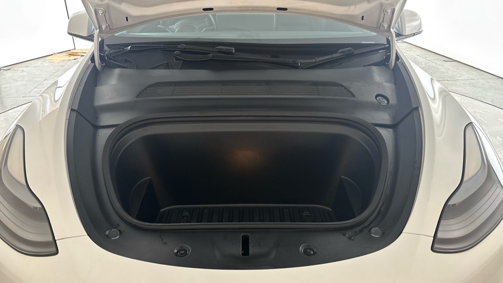 TESLA MODEL Y Image 16