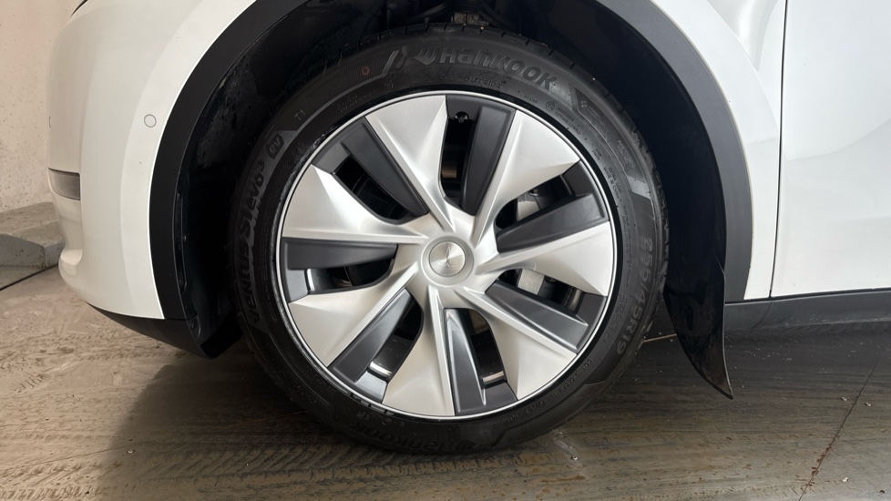 TESLA MODEL Y Image 17