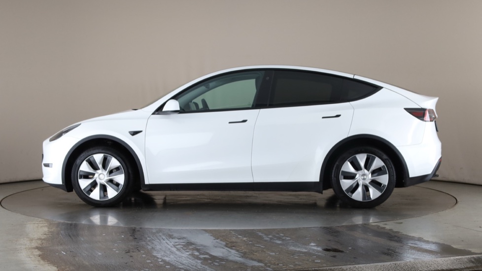 TESLA MODEL Y Image 2