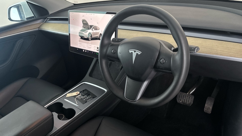 TESLA MODEL Y Image 9