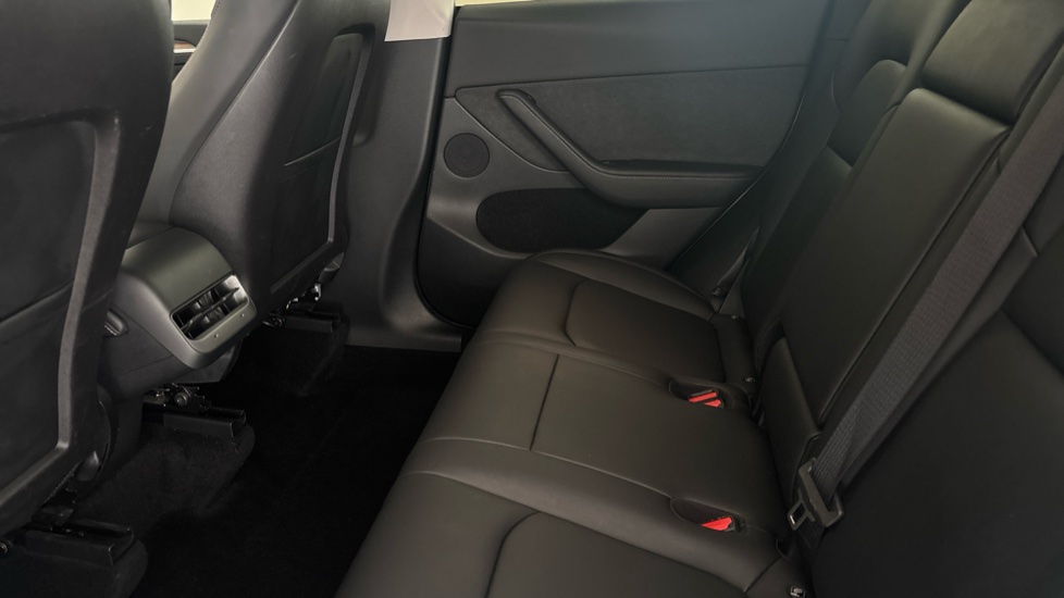 TESLA MODEL Y Image 14