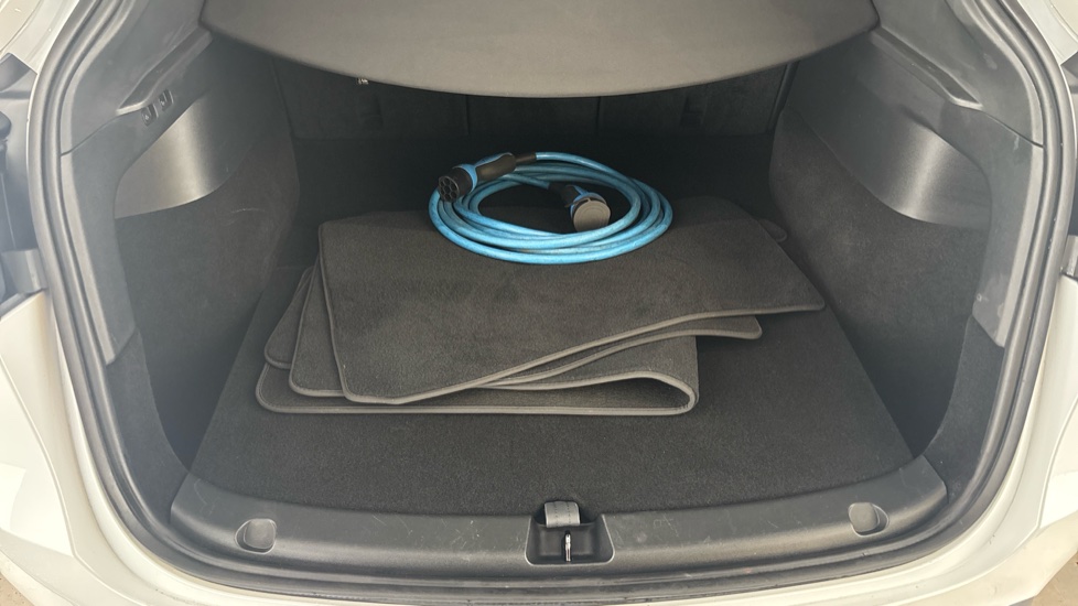 TESLA MODEL Y Image 15