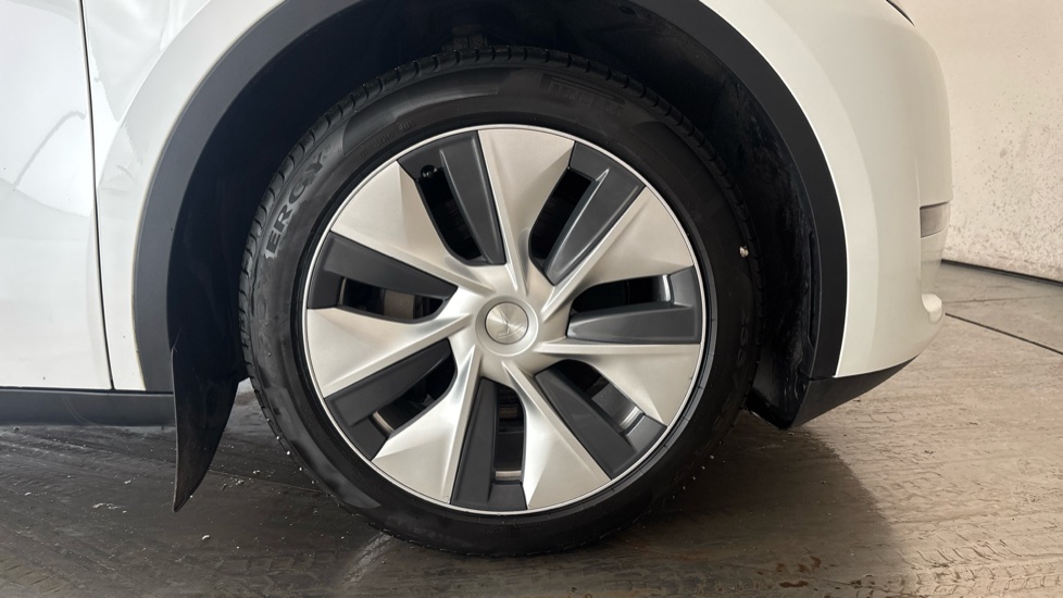TESLA MODEL Y Image 20