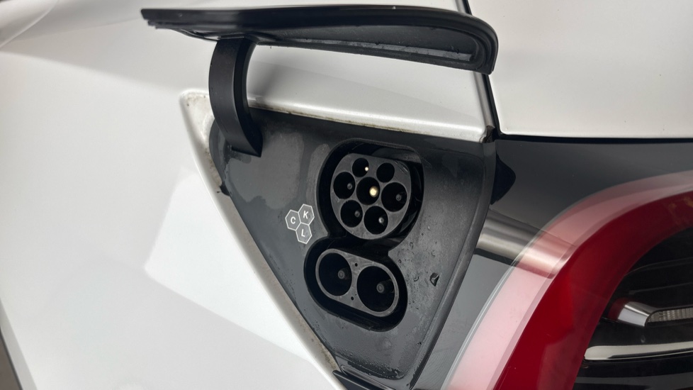 TESLA MODEL Y Image 21