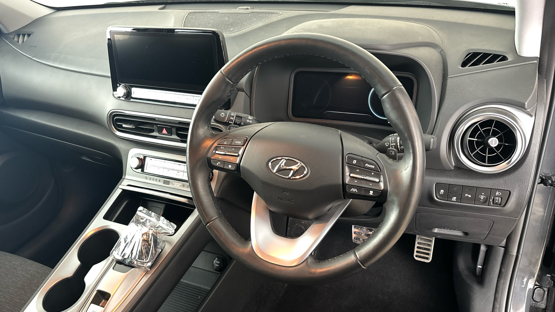 4058252 150kW Premium 64kWh 5dr Auto