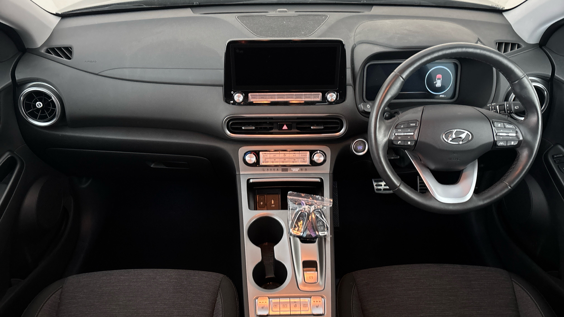 4058252 150kW Premium 64kWh 5dr Auto