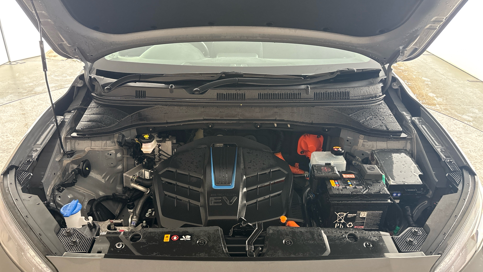 4058252 150kW Premium 64kWh 5dr Auto