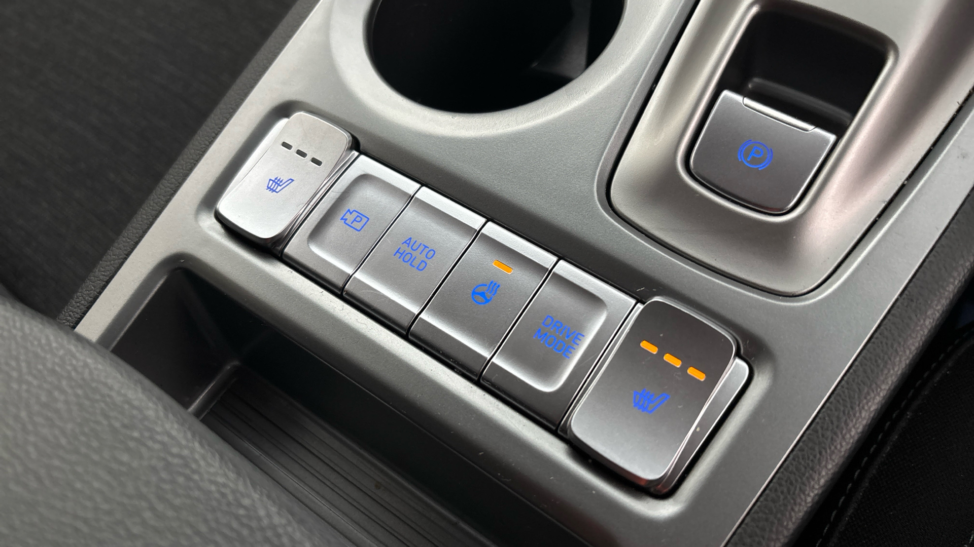 4058252 150kW Premium 64kWh 5dr Auto