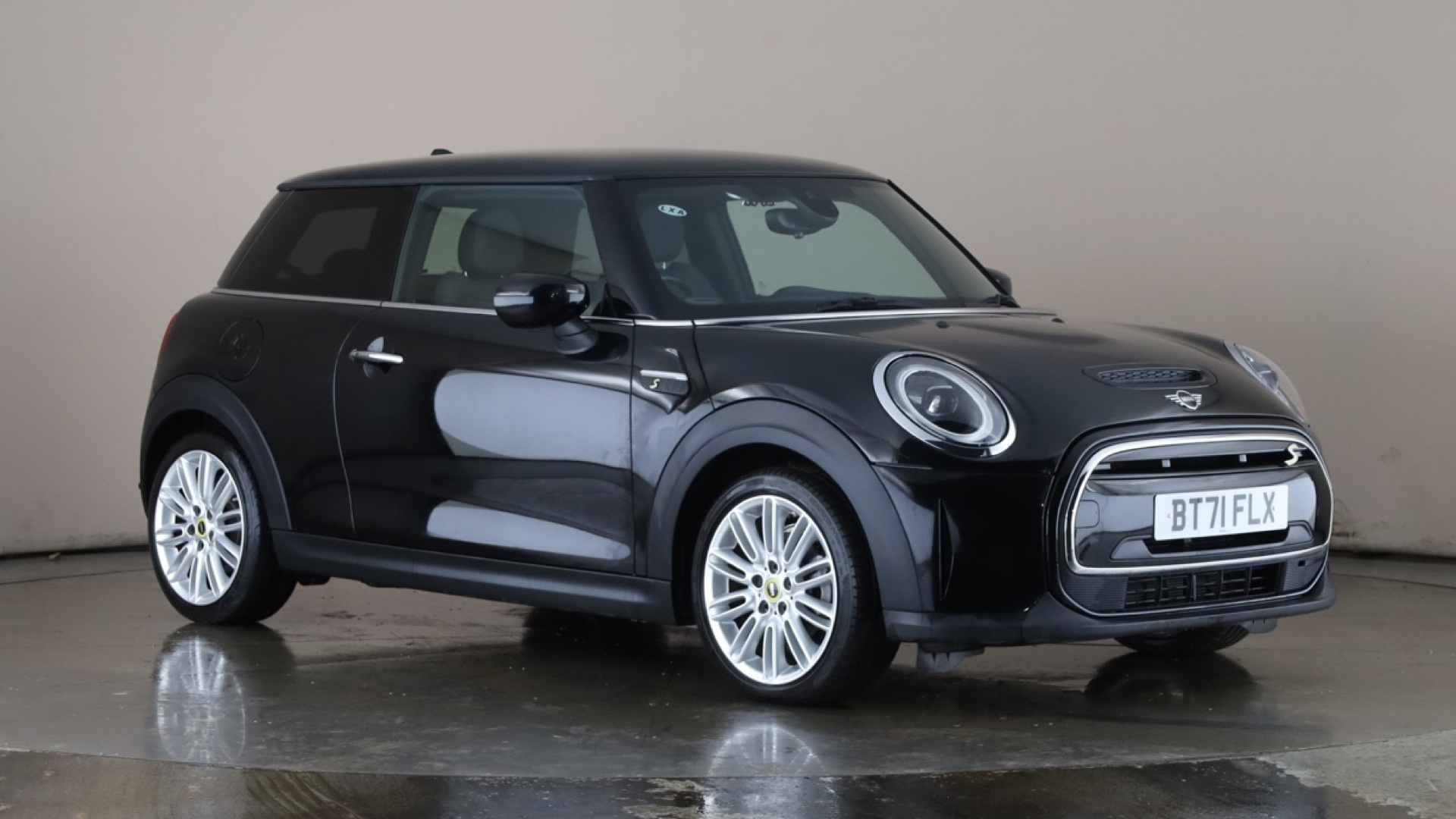 4060121 135kW Cooper S Level 2 33kWh 3dr Auto