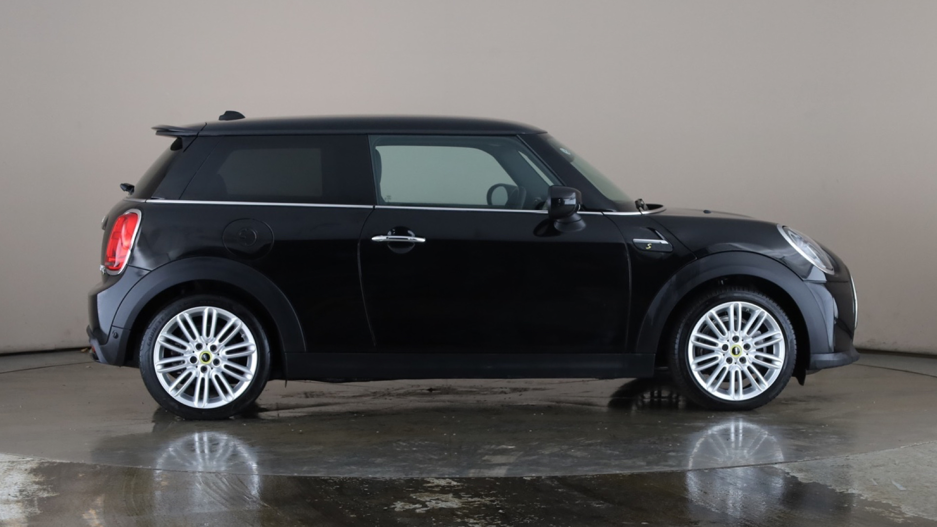 4060121 135kW Cooper S Level 2 33kWh 3dr Auto
