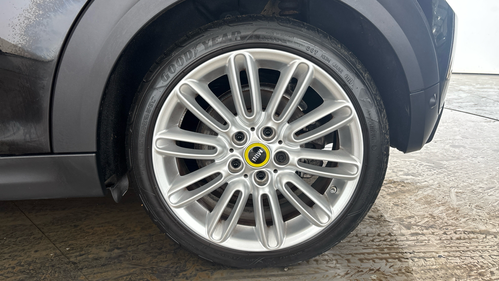 4060121 135kW Cooper S Level 2 33kWh 3dr Auto