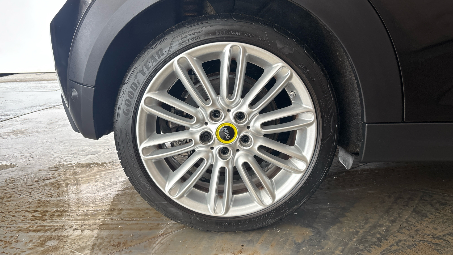 4060121 135kW Cooper S Level 2 33kWh 3dr Auto