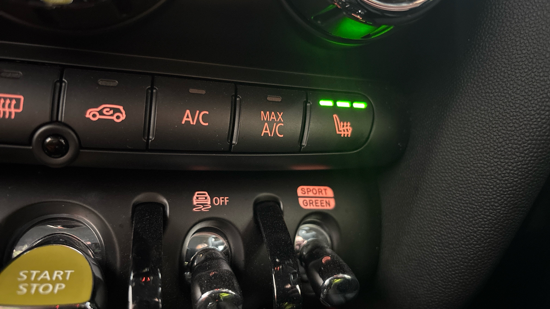 4060121 135kW Cooper S Level 2 33kWh 3dr Auto