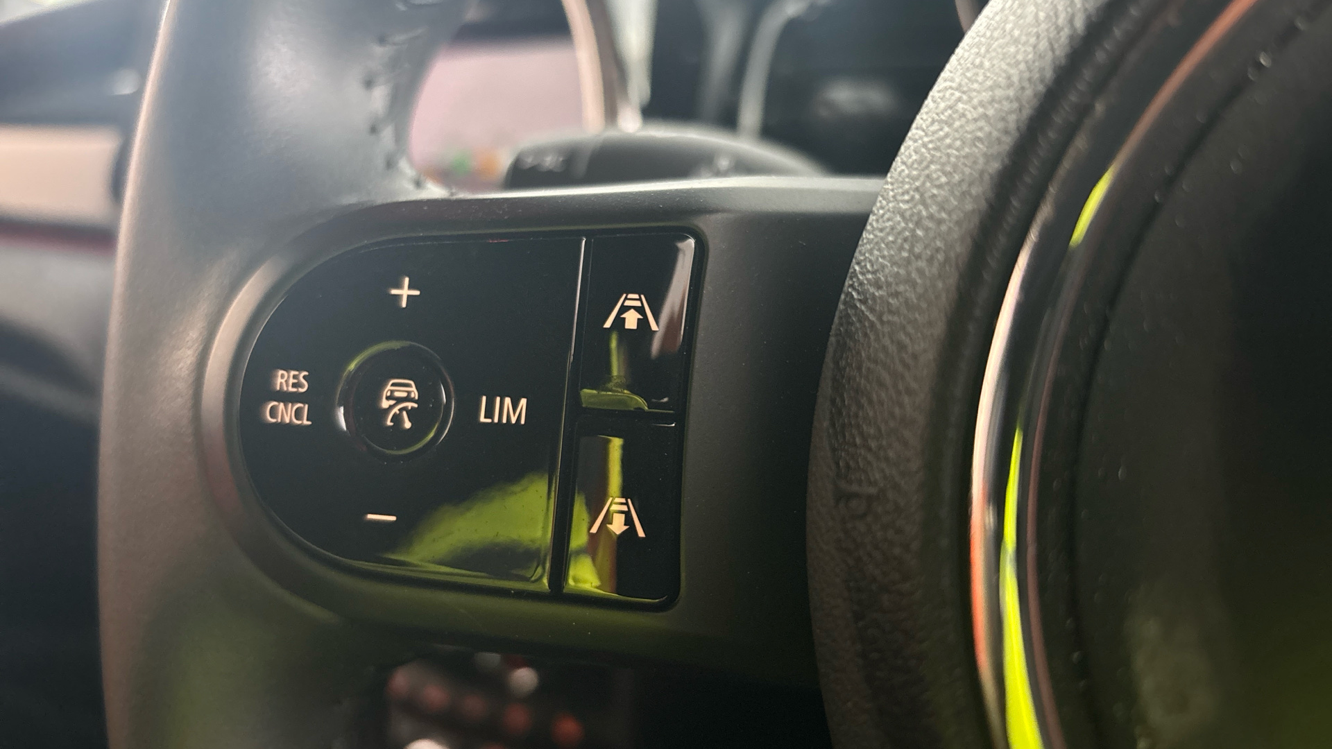 4060121 135kW Cooper S Level 2 33kWh 3dr Auto