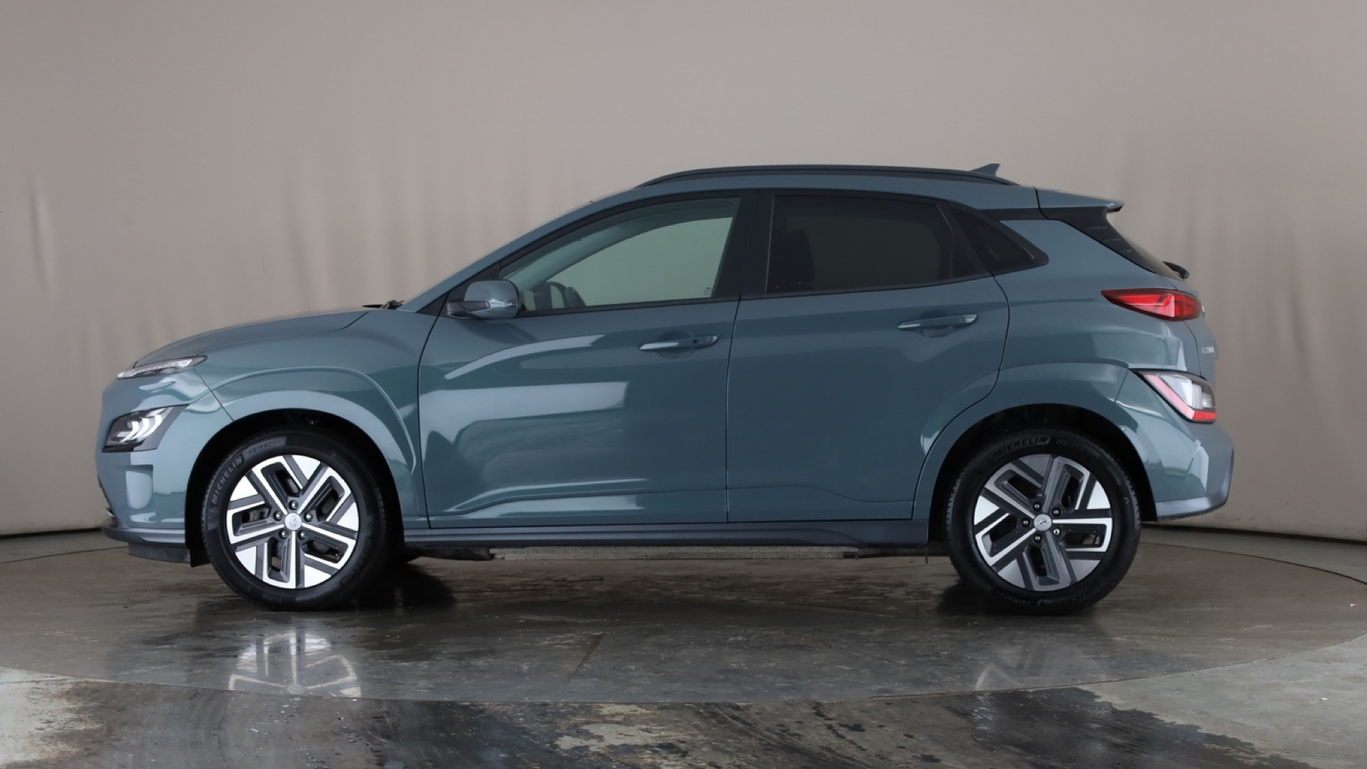 150kW Premium 64kWh 5dr Auto [2023]