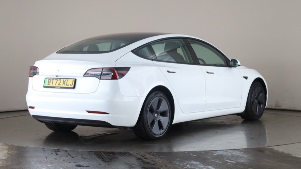 TESLA MODEL 3 Image 5