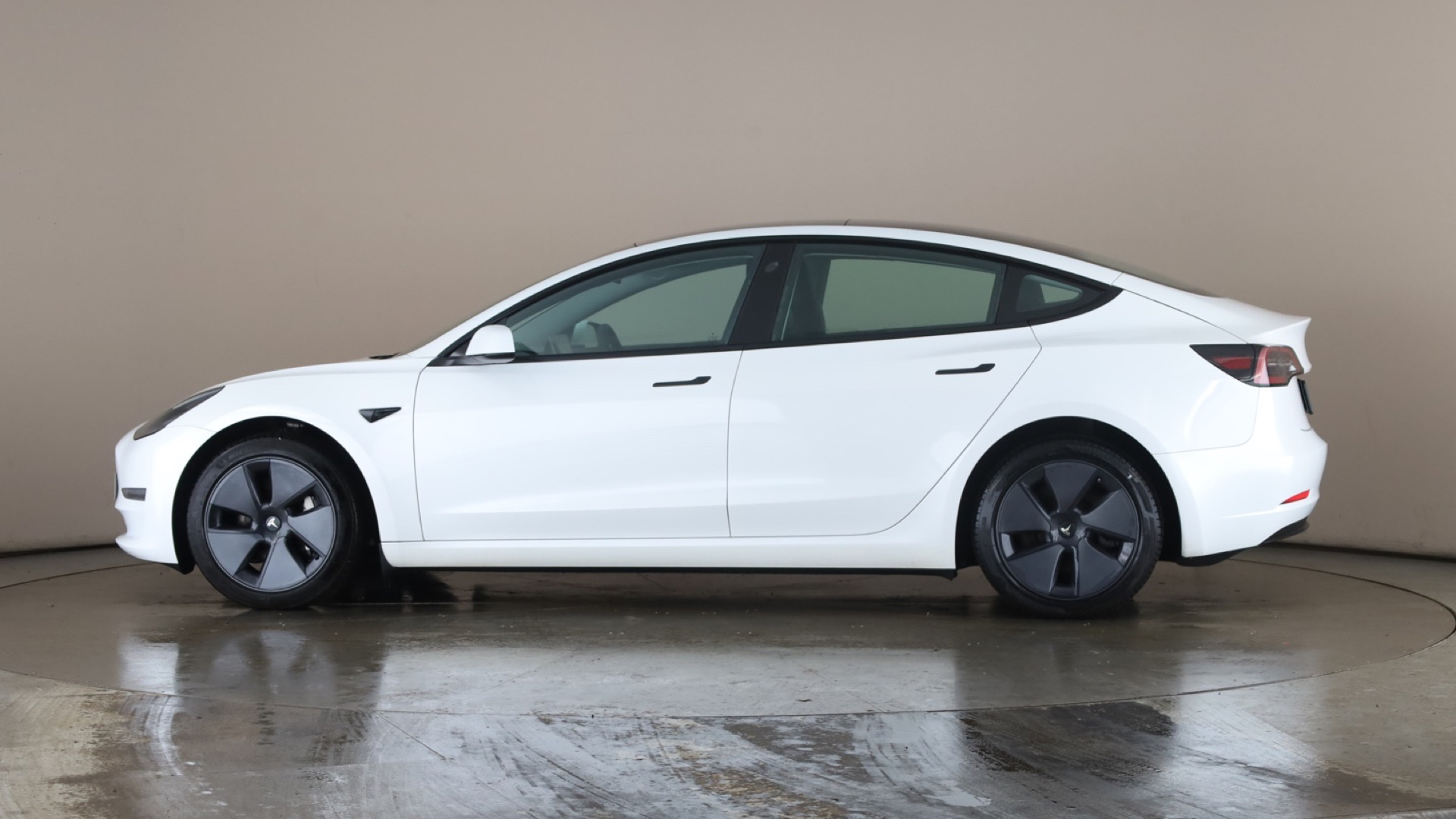 4027641 Long Range AWD 4dr Auto