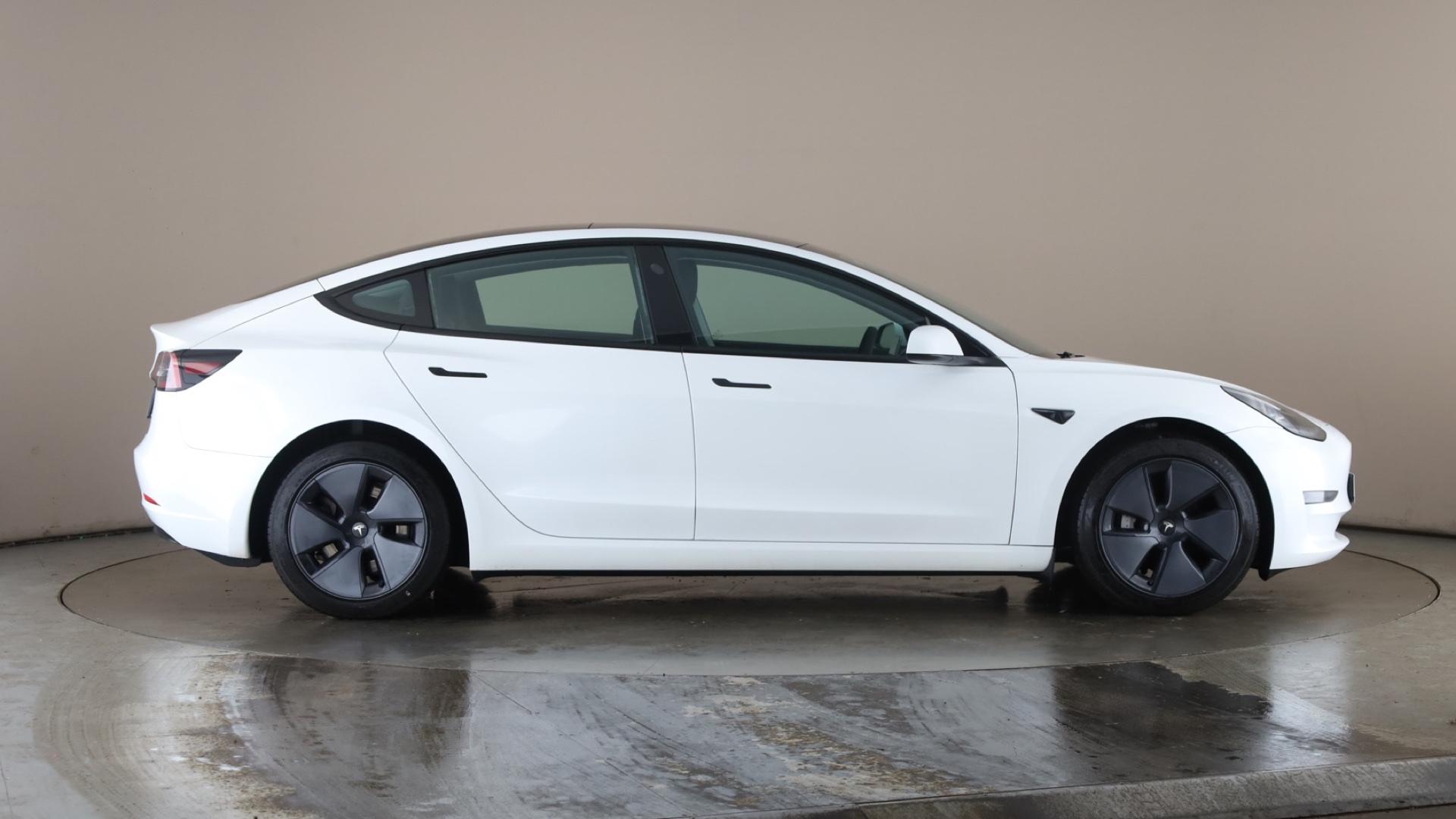 4027641 Long Range AWD 4dr Auto