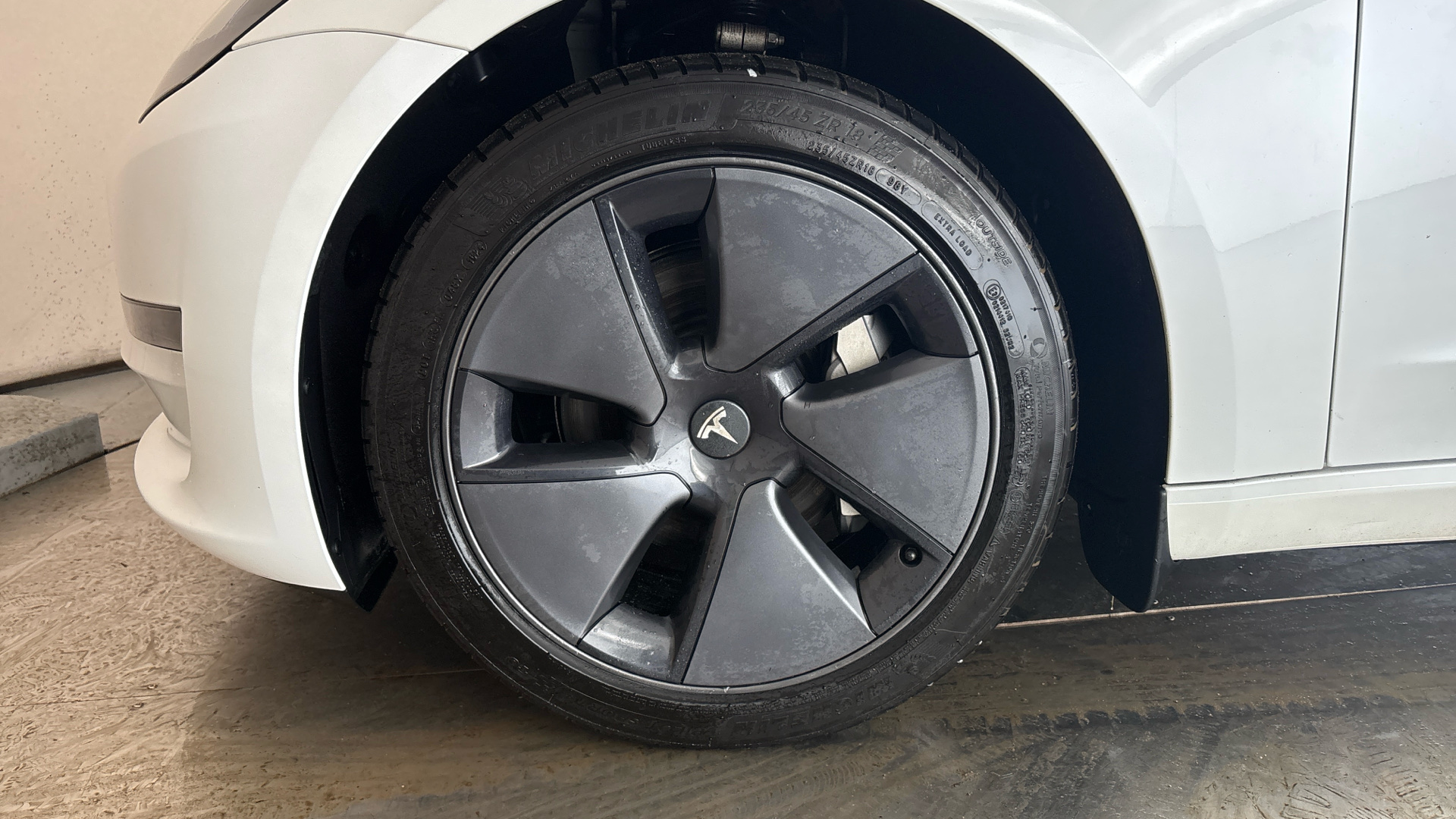 4027641 Long Range AWD 4dr Auto