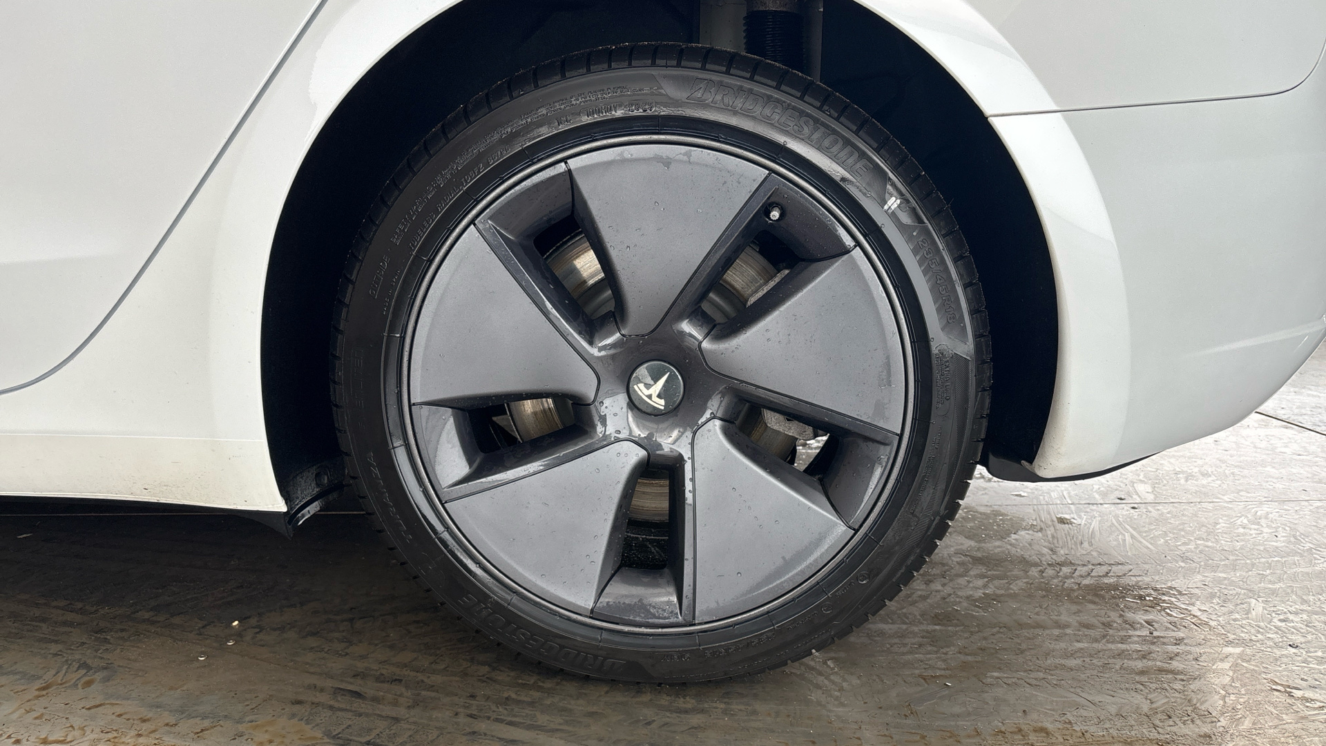 4027641 Long Range AWD 4dr Auto