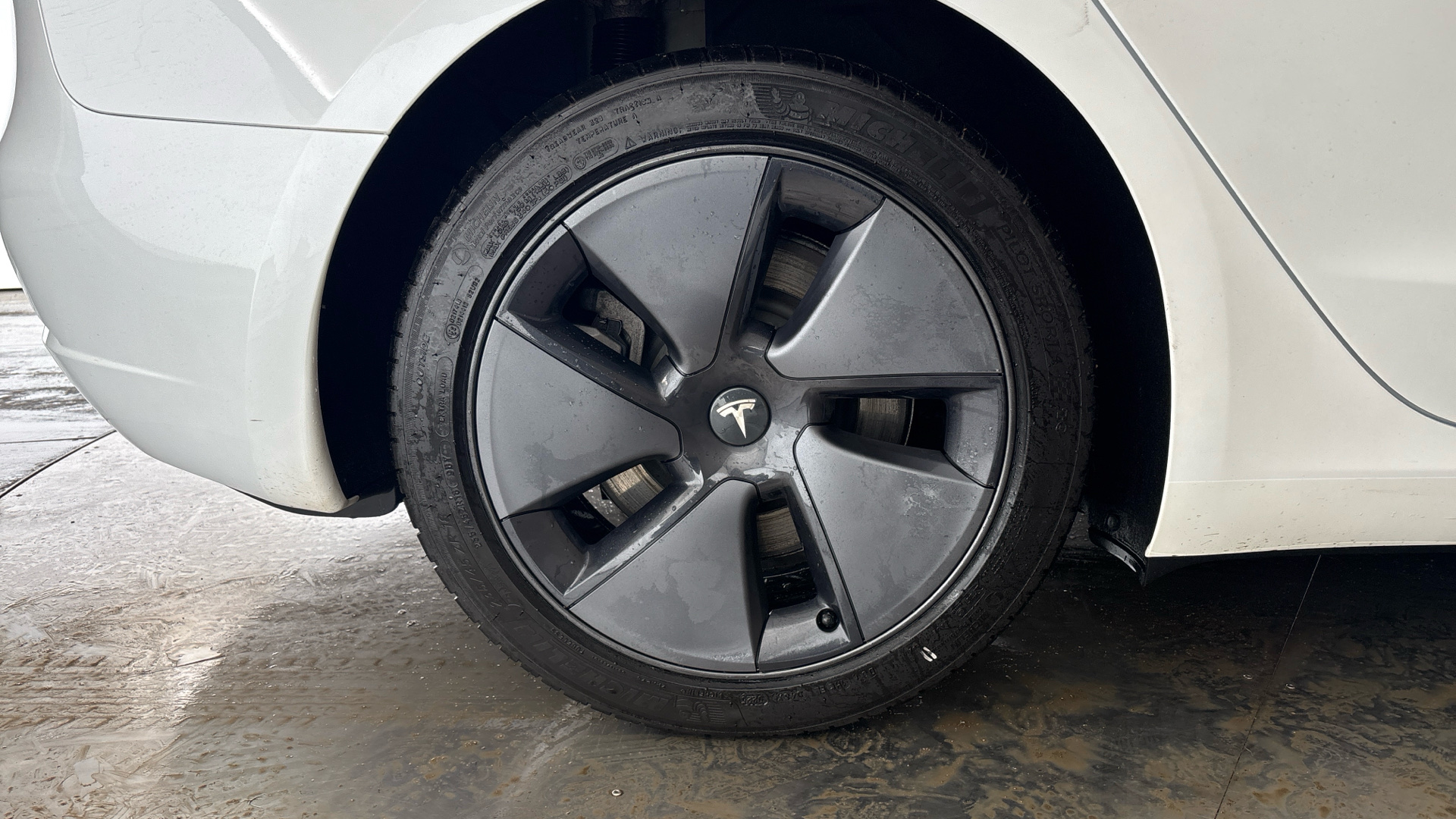 4027641 Long Range AWD 4dr Auto