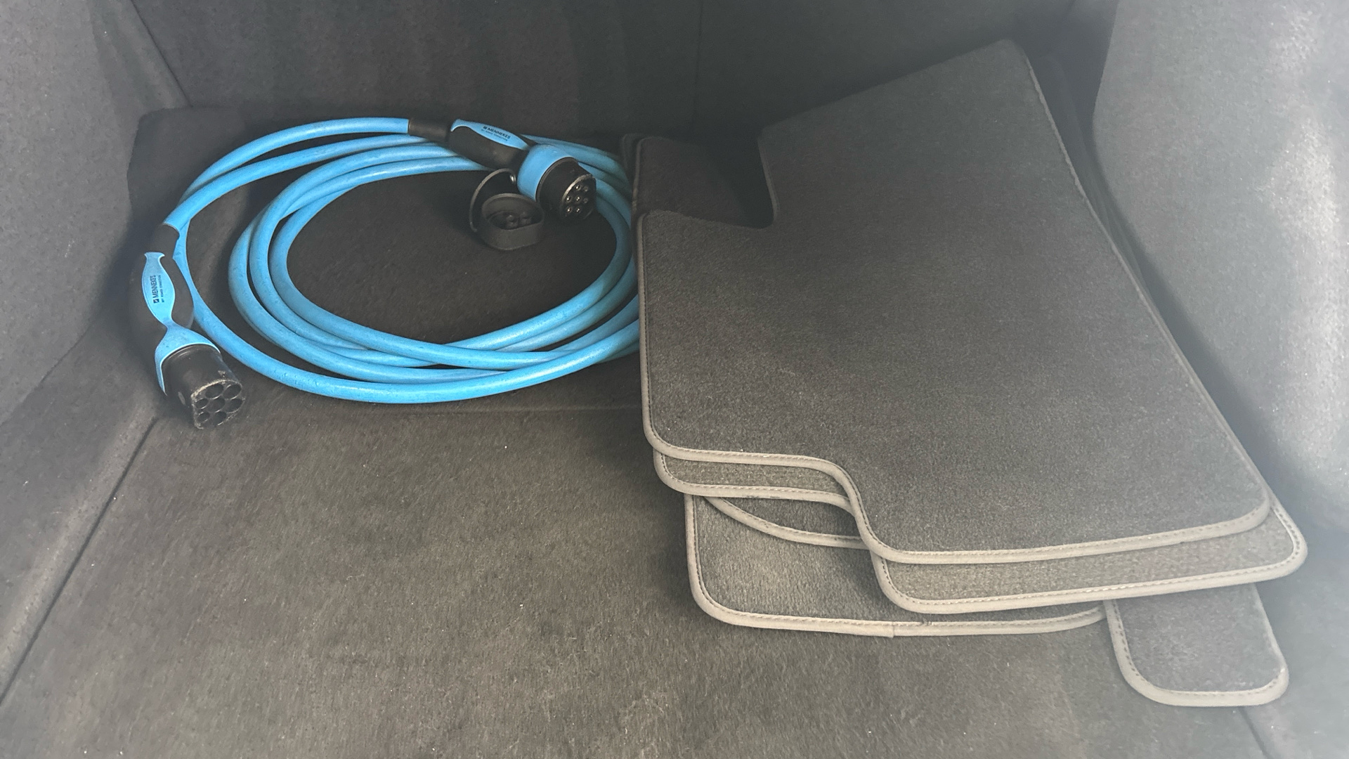 4027641 Long Range AWD 4dr Auto