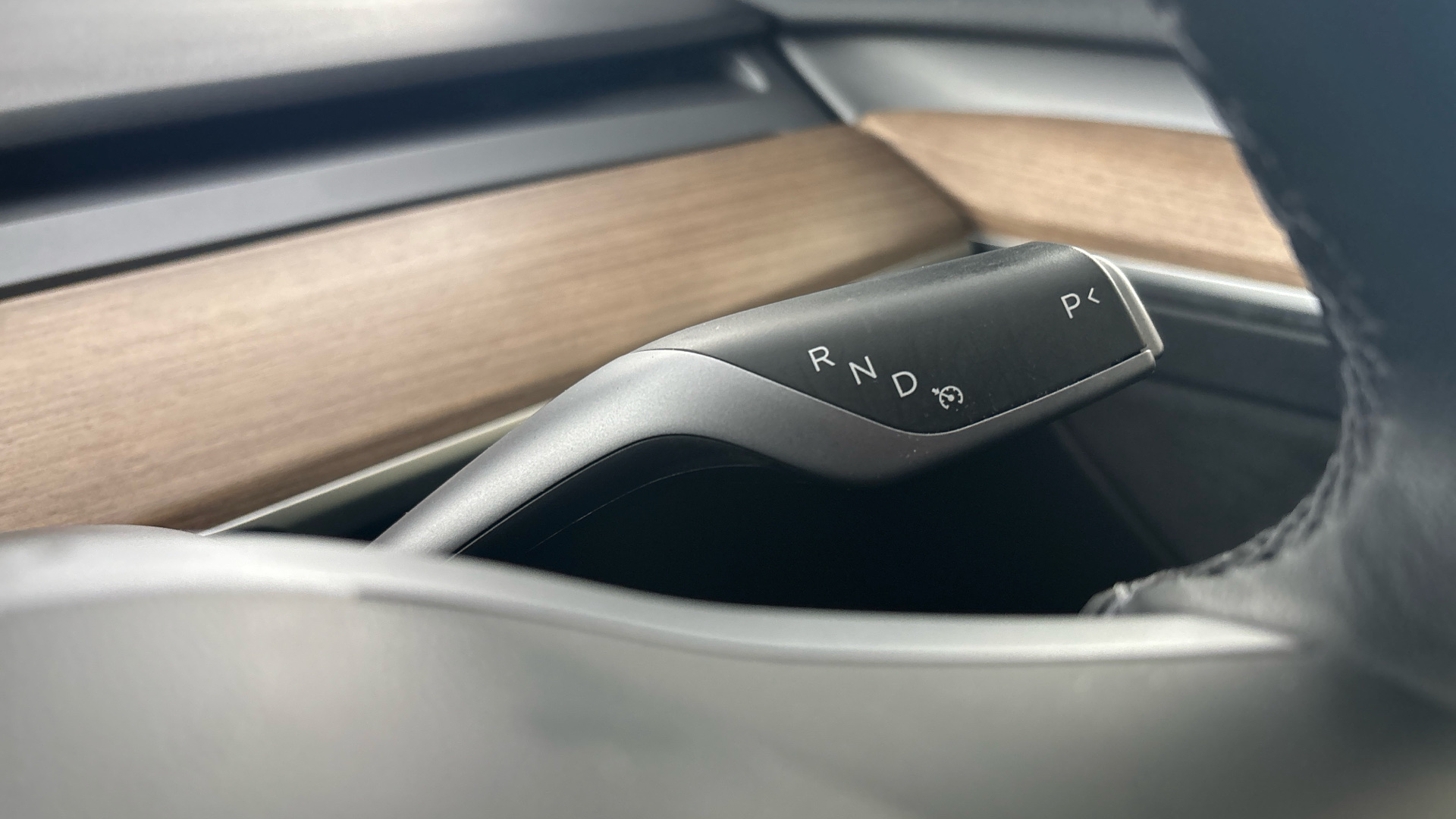 4027641 Long Range AWD 4dr Auto