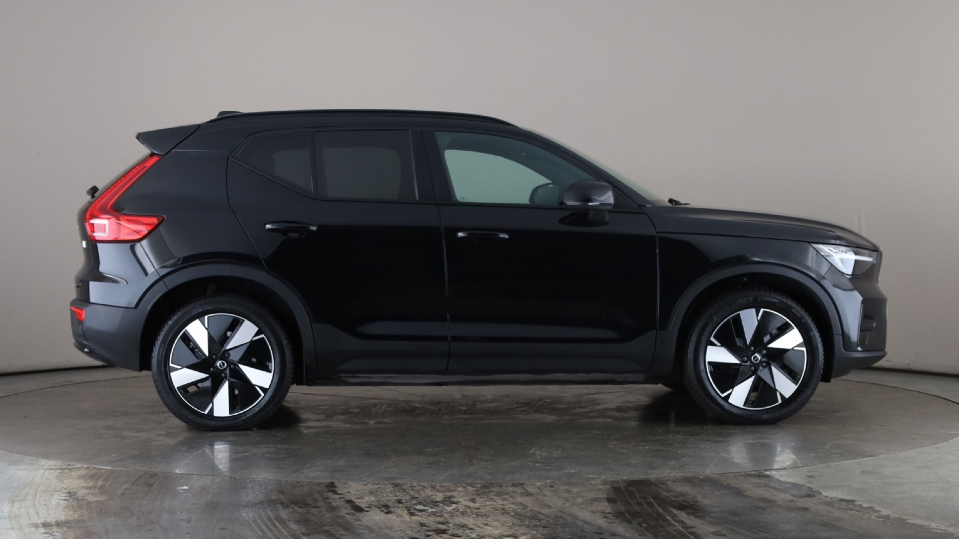 4027760 175kW Recharge Core 69kWh 5dr Auto