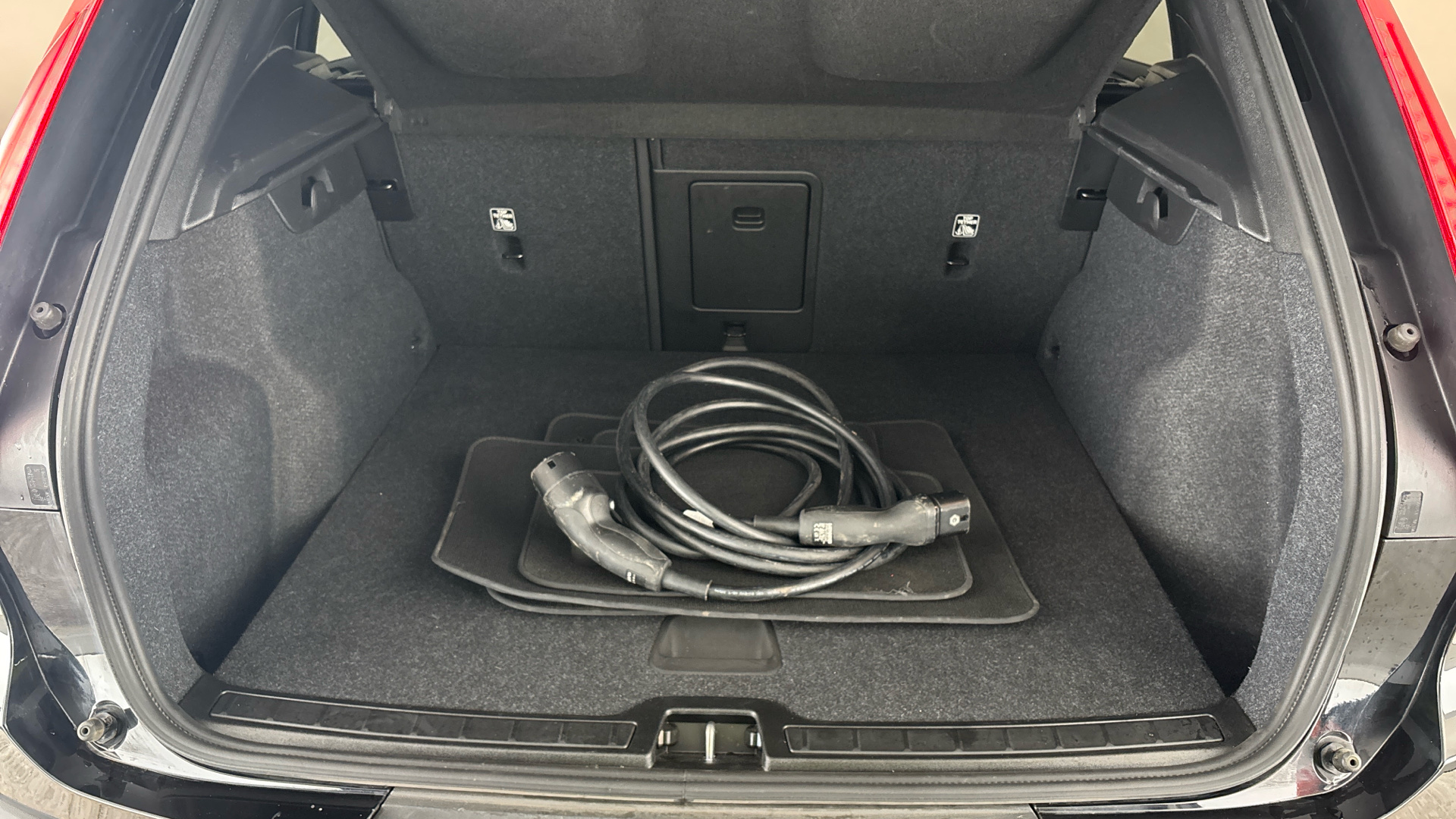 4027760 175kW Recharge Core 69kWh 5dr Auto