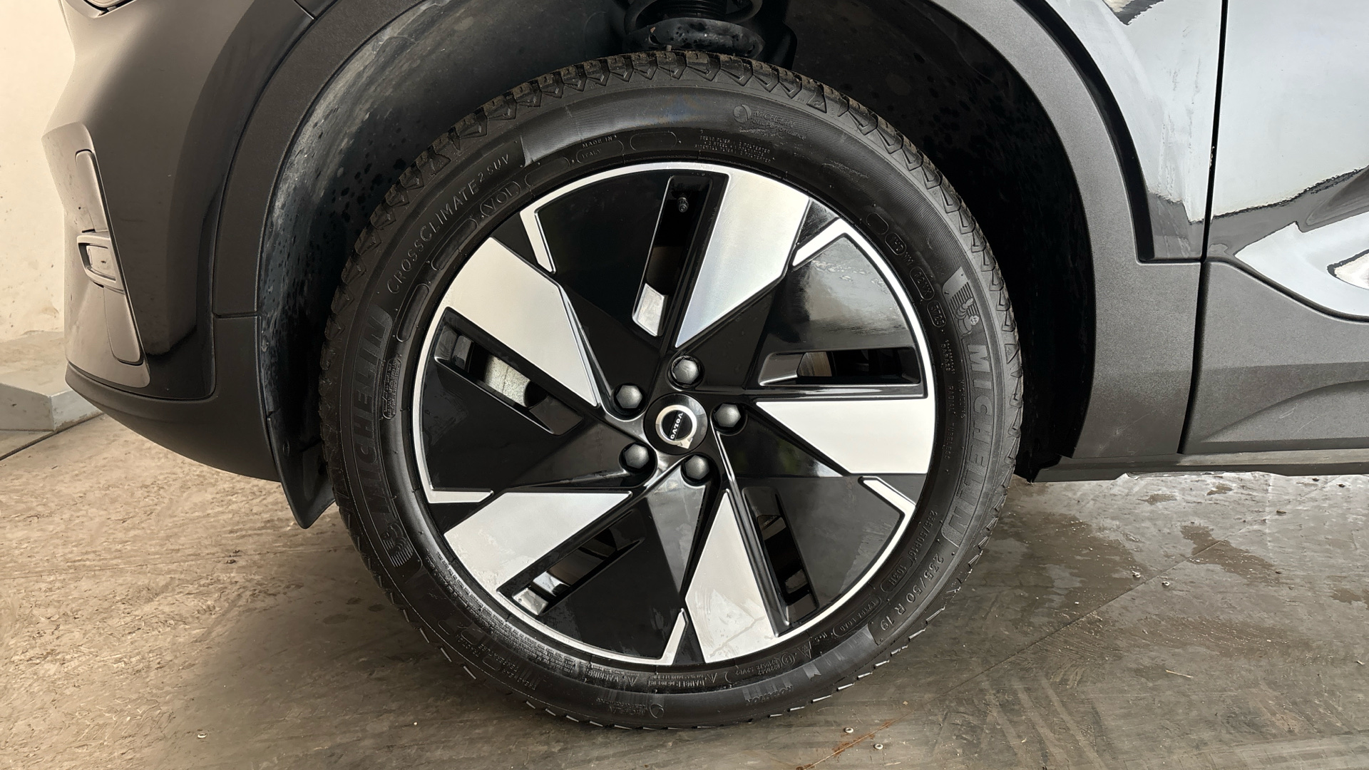 4027760 175kW Recharge Core 69kWh 5dr Auto