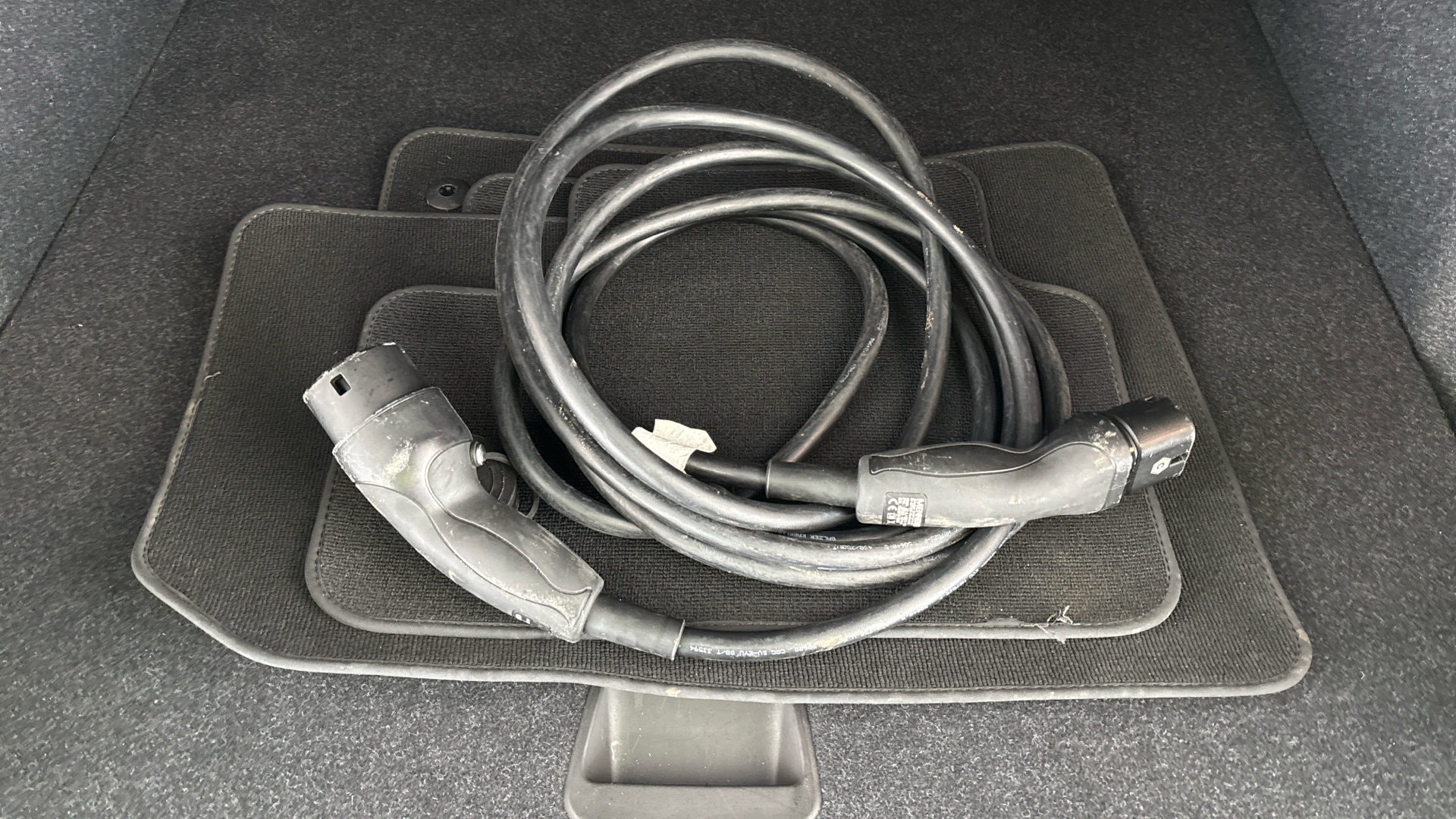 4027760 175kW Recharge Core 69kWh 5dr Auto