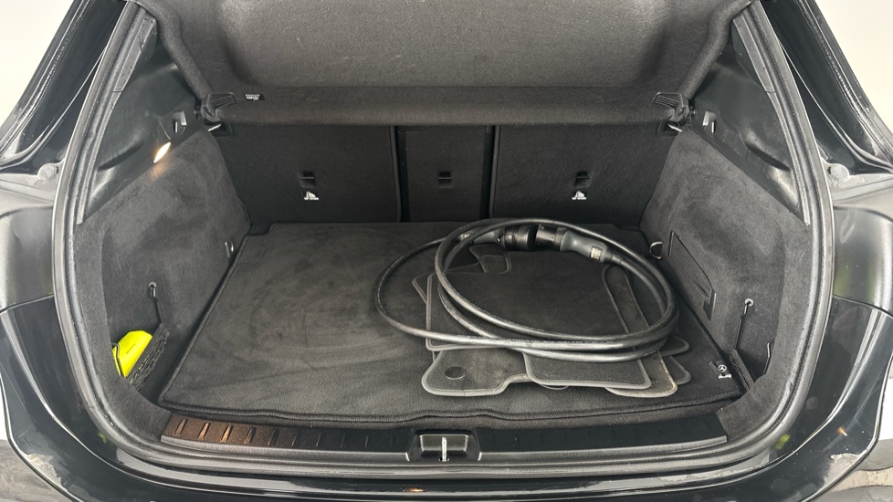 Mercedes EQA Image 15