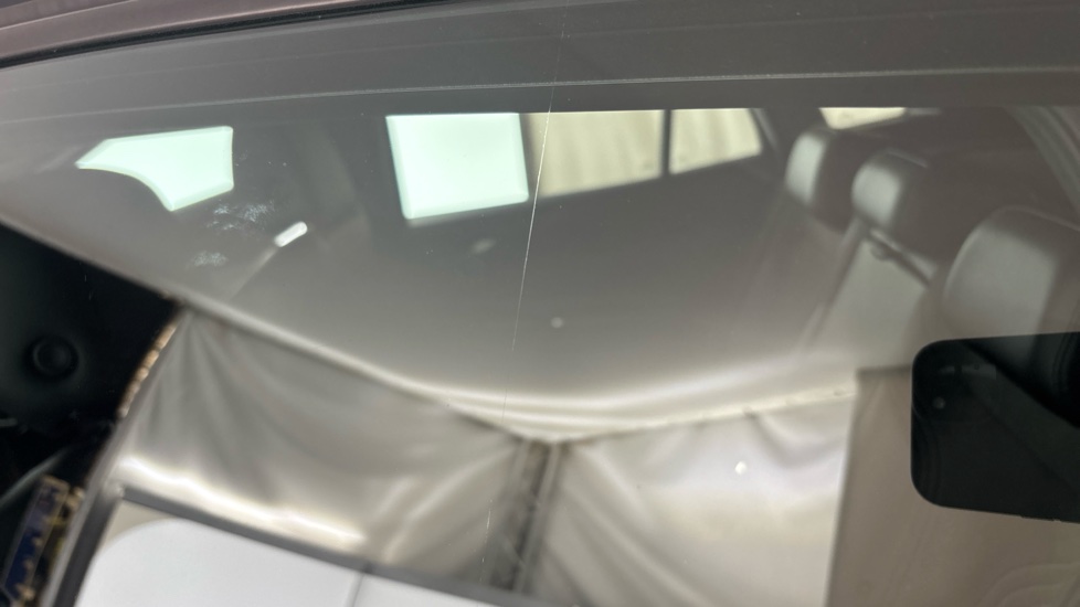 VOLKSWAGEN ID.4 Scratch