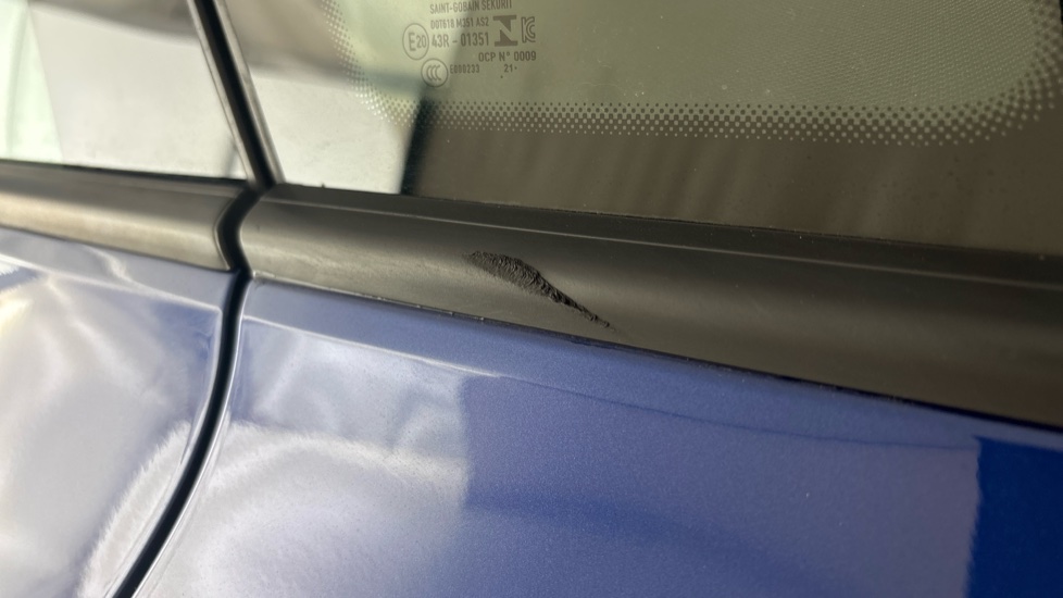 VOLKSWAGEN ID.4 Scuff